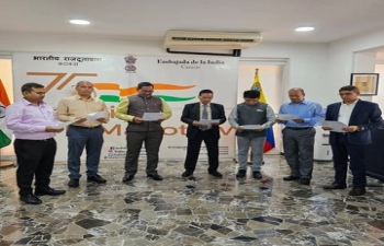 La Vigilance Awareness Week 2023 es celebrada por la Embajada de la India en Caracas del 30 de octubre al 5 de noviembre de 2023. El encargado de negocios Suresh Kumar administro el compromiso de integridad a los funcionarios de la embajada el lunes 30 de octubre de 2023.